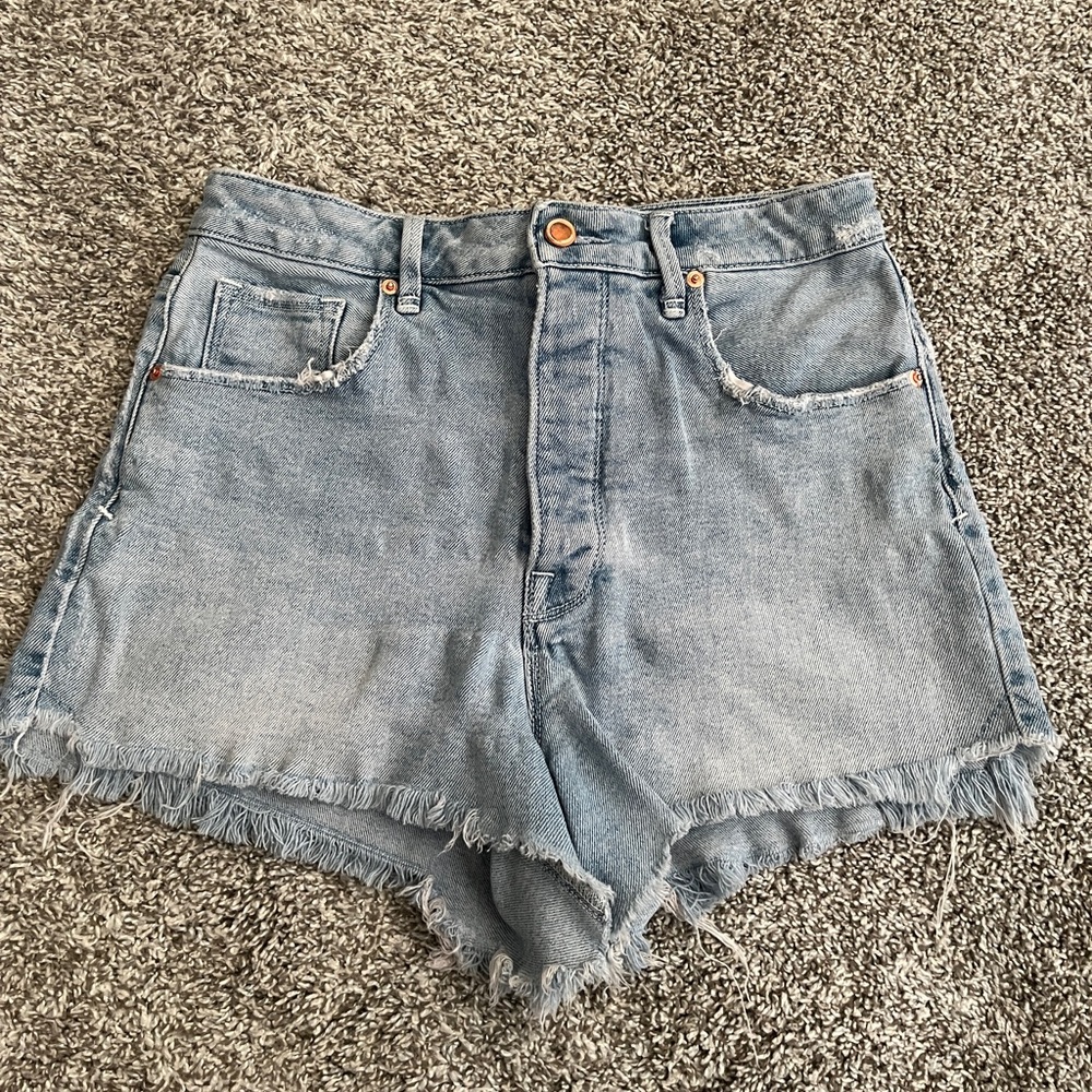 Good American Light Wash High Rise Denim Shorts